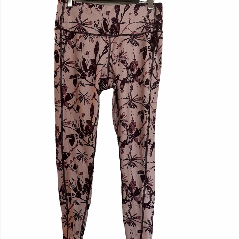 Athletic Works size M light purple leggings